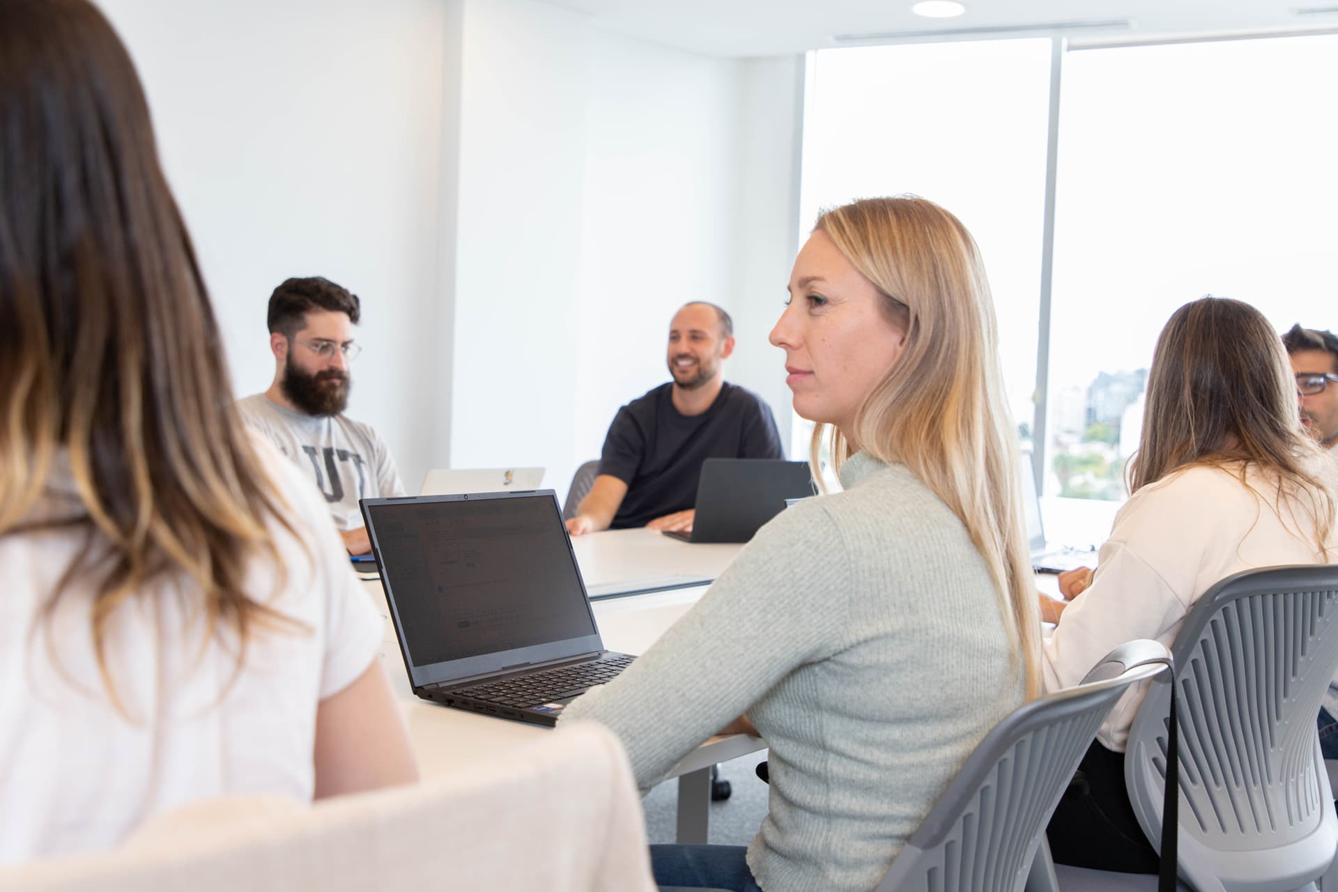 Club de Amigos technical solutions and implementation